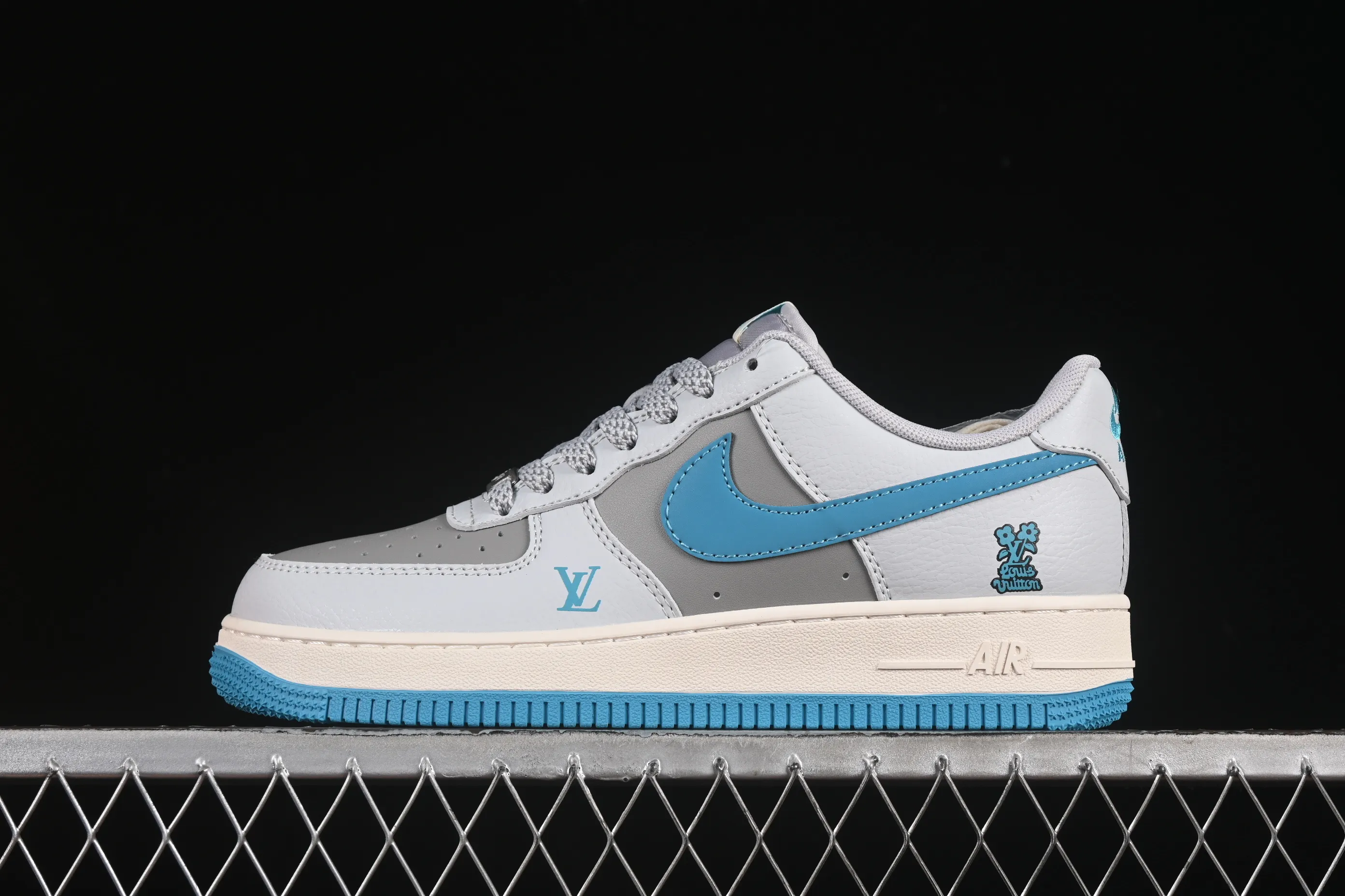 All categories Nk Air Force 1 Air Force series Nk Air Force 1 Low Air Force low-top Nike Air Force 1'07 Low LV joint gray and blue bottom Air Force 1 low-top casual sneakers JJ2508-704